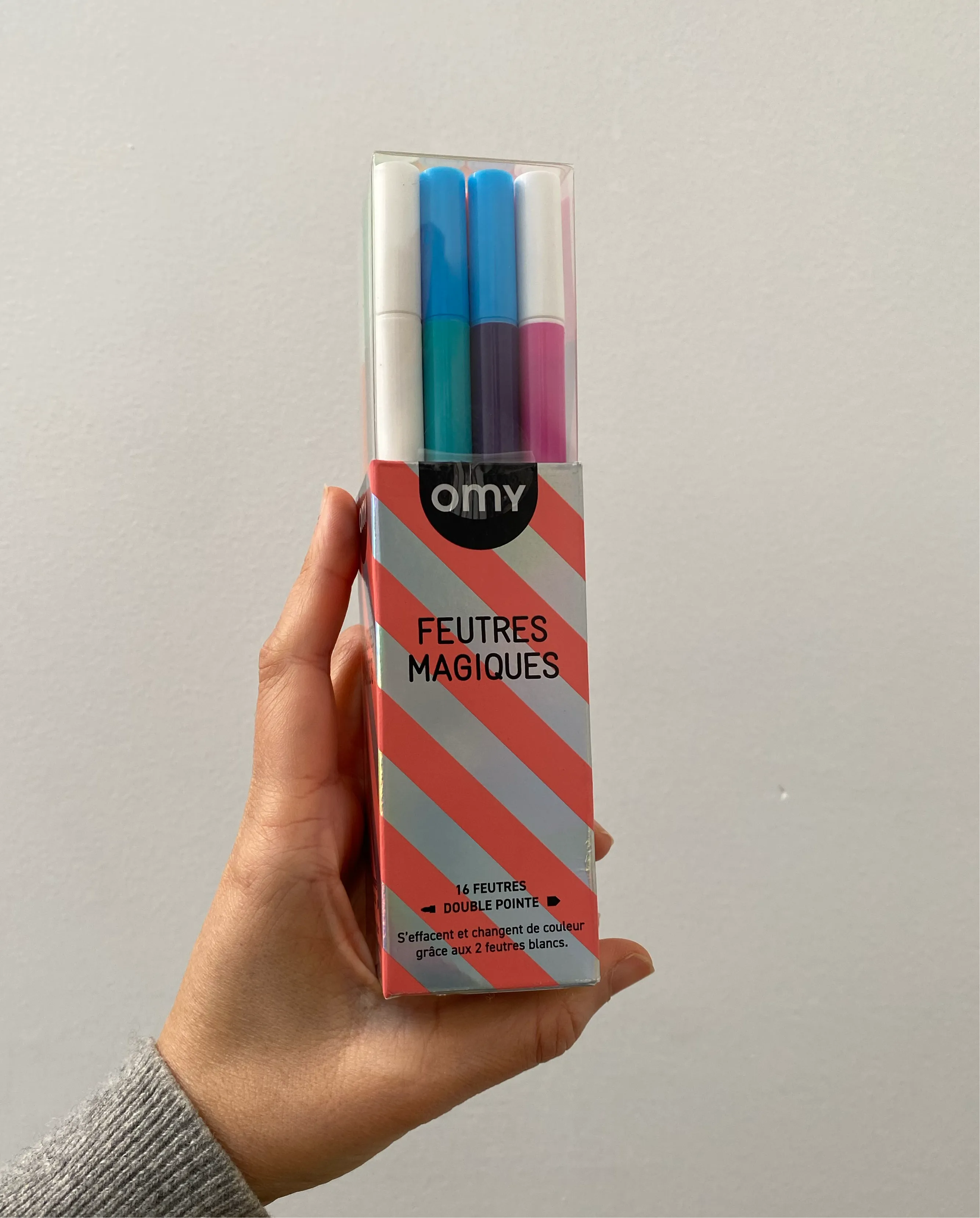 16 Magic Felt Pens - Markers