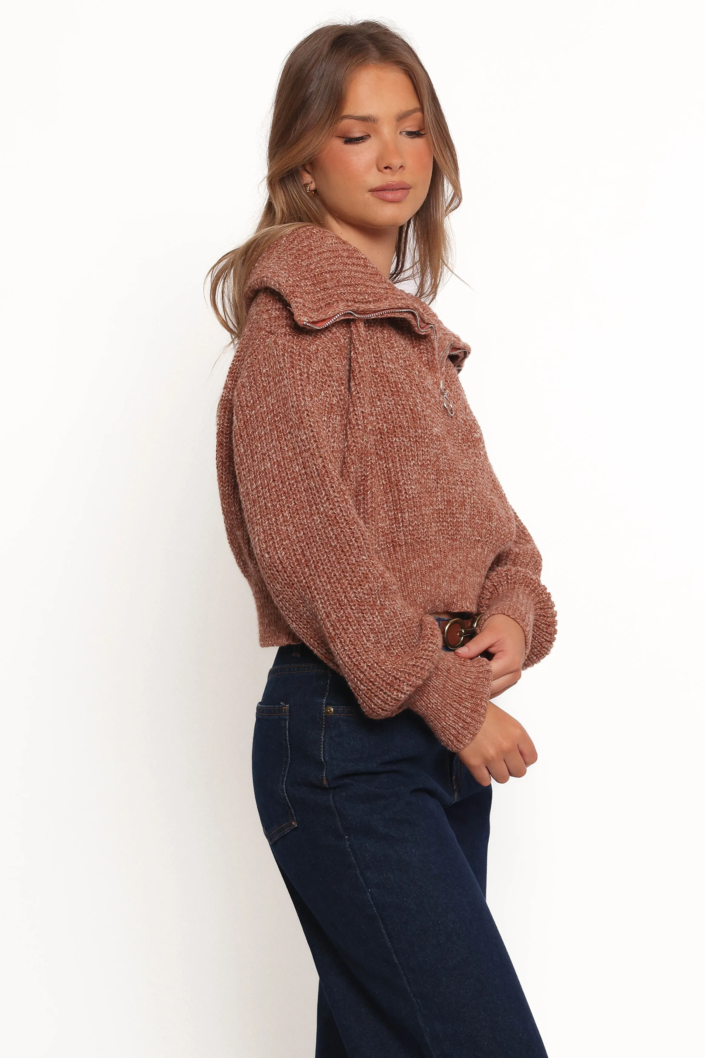 Hallow Collar Quarter Zip Sweater - Brown