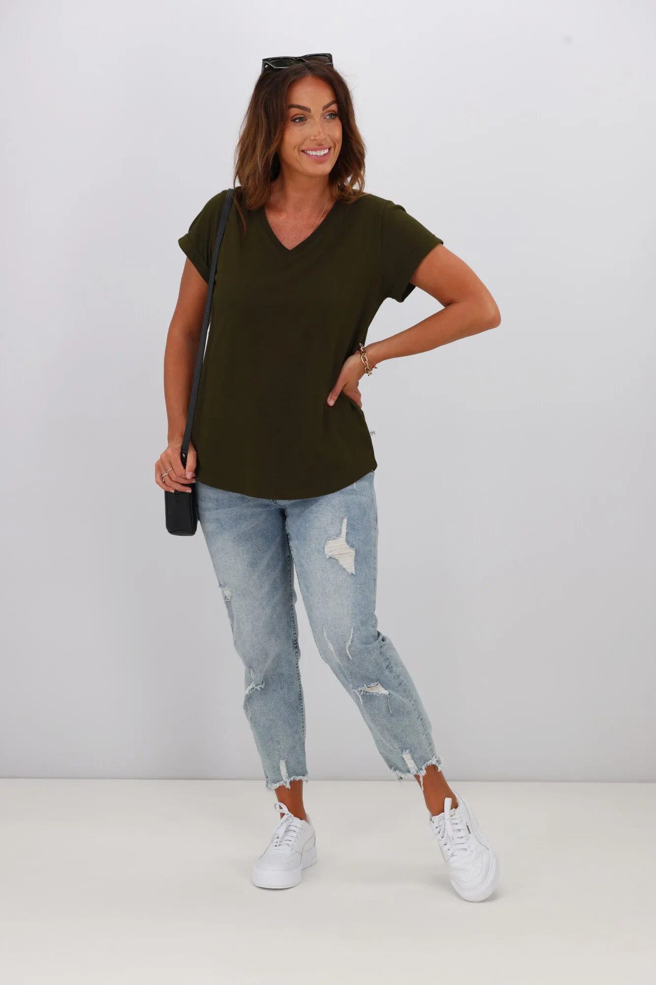Shine On Essentials V Tee Olive